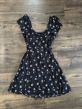 Abercrombie & Fitch Women’s Black Floral Scoop-Neck Dress - Size Small